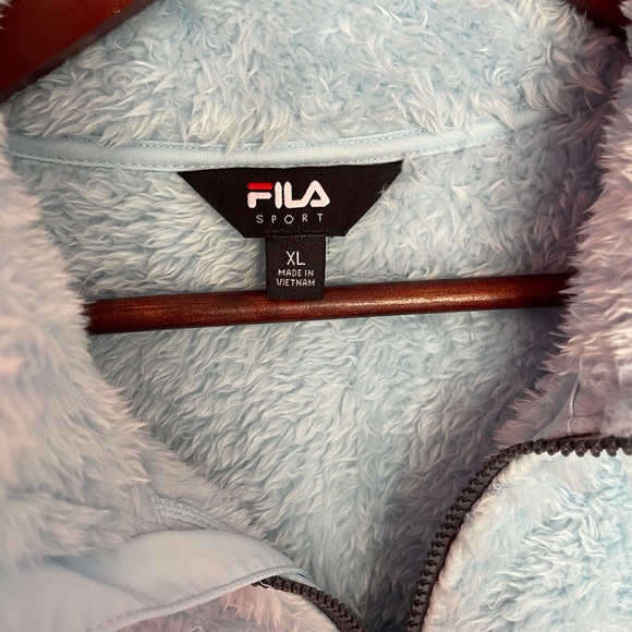 Baby Blue Faux Fur Fila Pull Over Size XL Woman’s - Picture 2 of 8